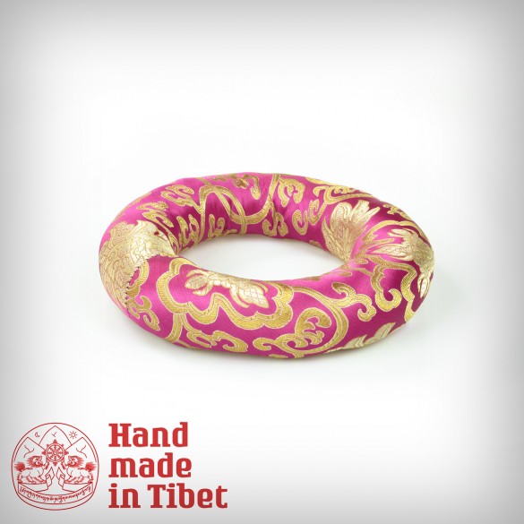 STOJAK / PODUSZKA POD MISY WYKONANA Z JEDWABIU – ŚREDNICA 23cm różowa