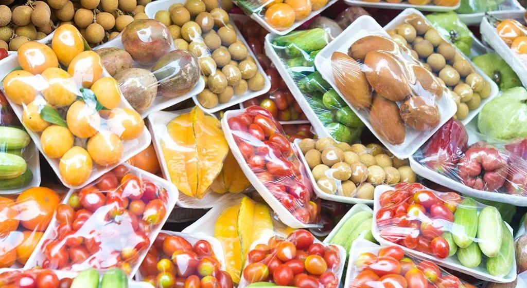 Groźne dla zdrowia plastikowe opakowania do żywności