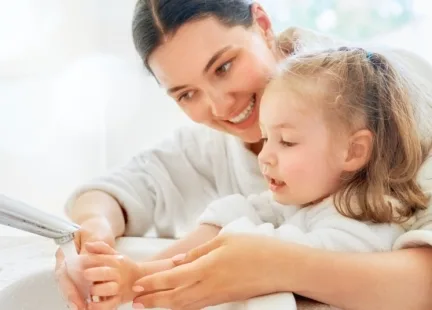 Jakie są najczęstsze drogi zakażenia pasożytami u ludzi i jak im zapobiegać?