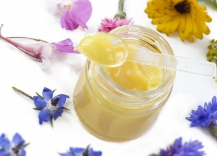  Łukasz Uliasz - Mleczko pszczele pomocne w osiągnięciu długowieczności